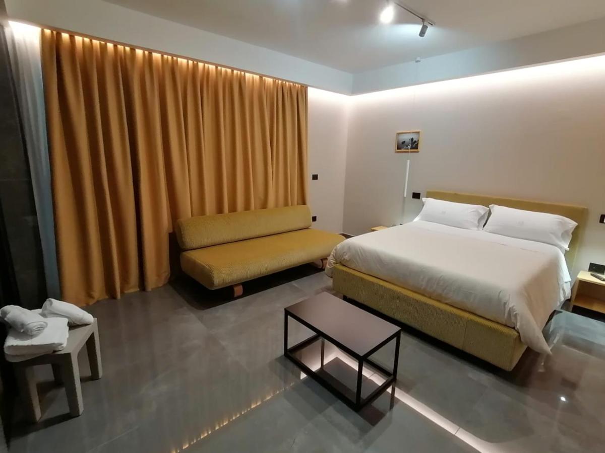 Hotel Xbusiness โนลา ภายนอก รูปภาพ